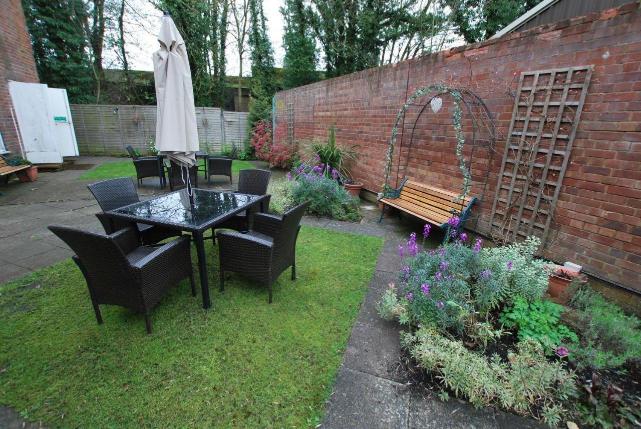 The Bridge Hotel Thrapston  Eksteriør billede